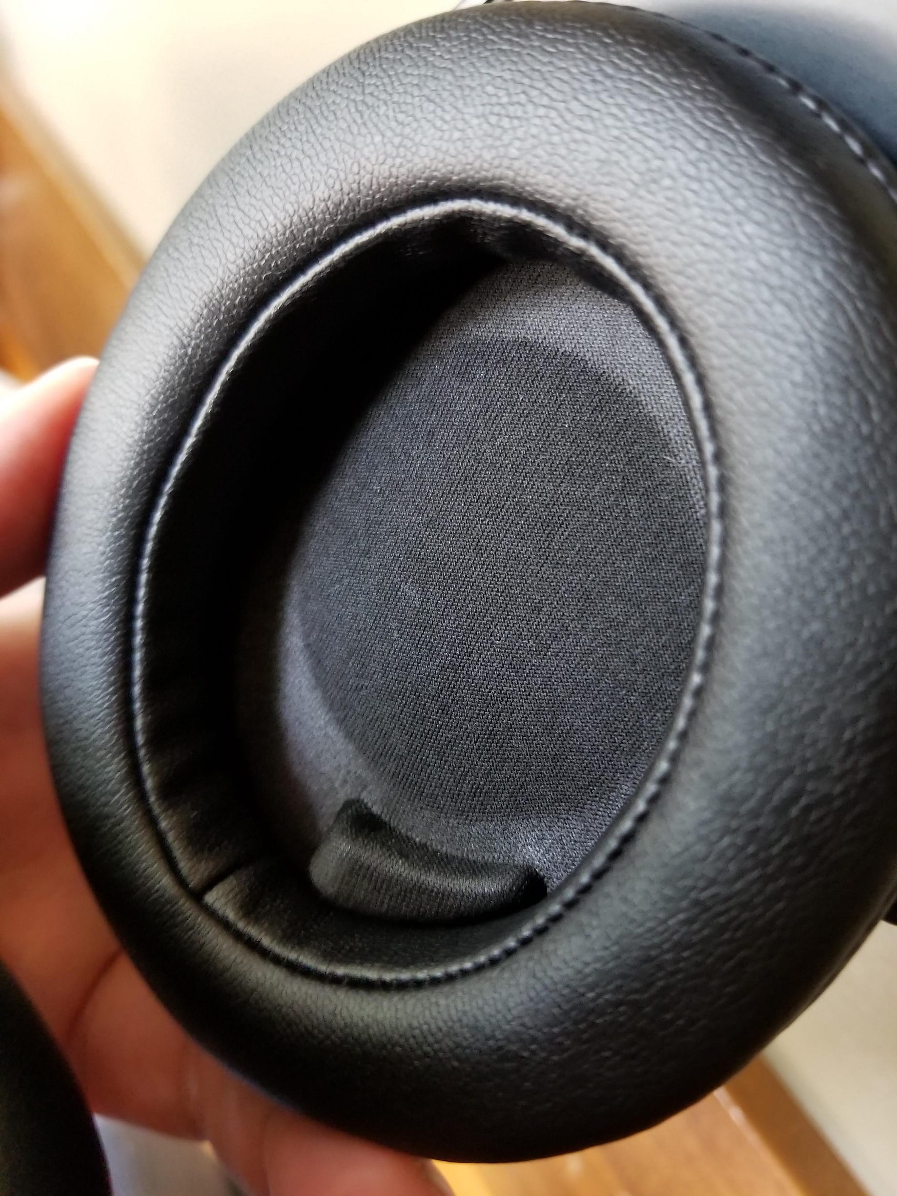 Corsair HS70 Wireless Gaming Headset 