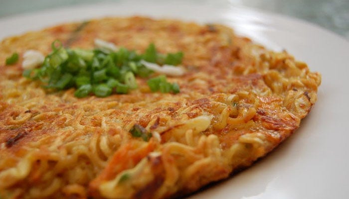 Cara Membuat Omelet Mie Sederhana Gurih Dan Bergizi By Arie Candra Medium