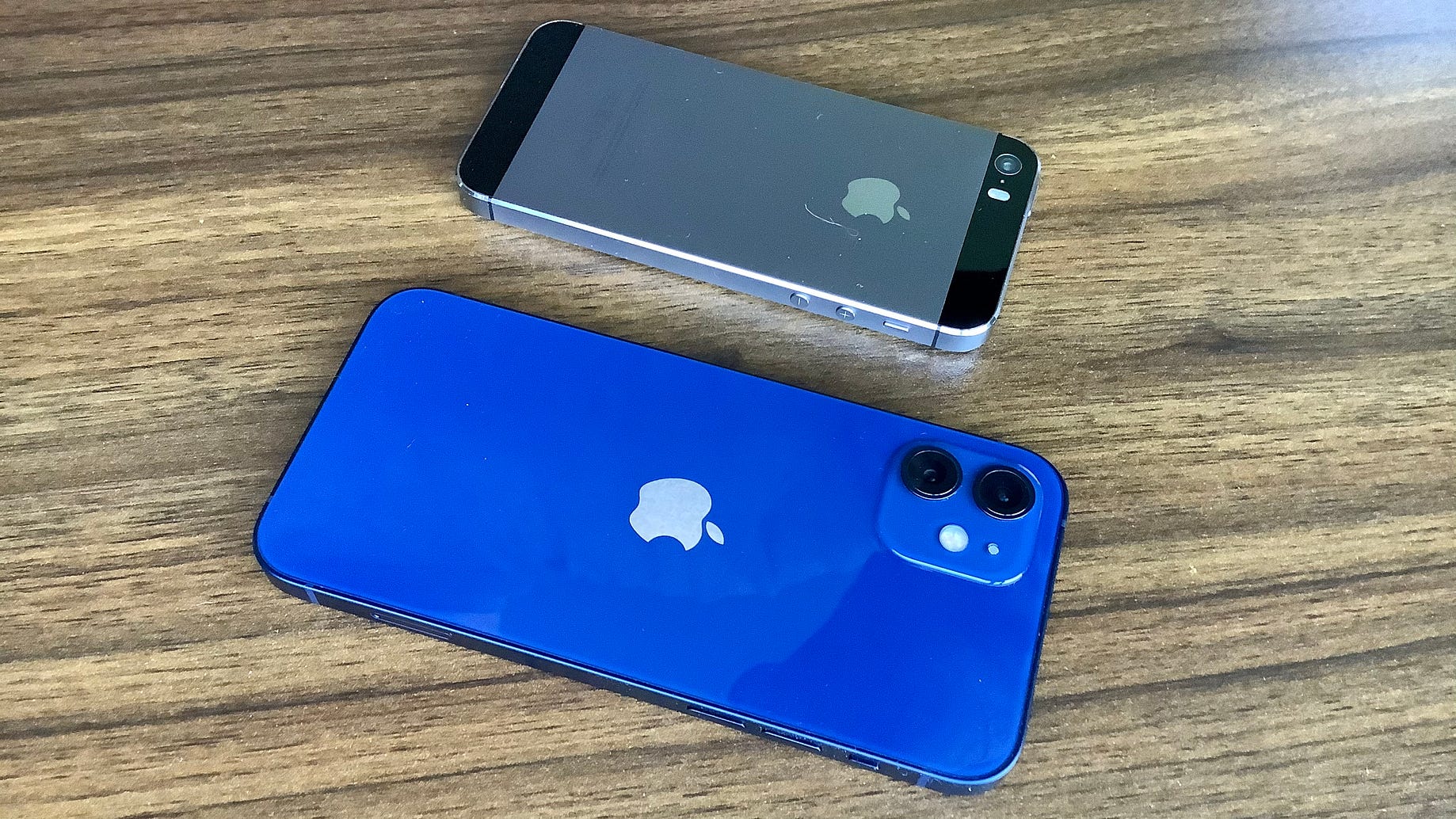 Iphone 12 Review Feeling Blue An Iphone Choice Based On Color Or By Paul Alvarez Techuisite