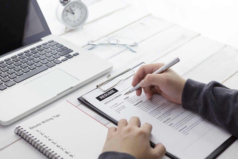 How To Show Confidence In A Job Interview By Cv Simply Medium