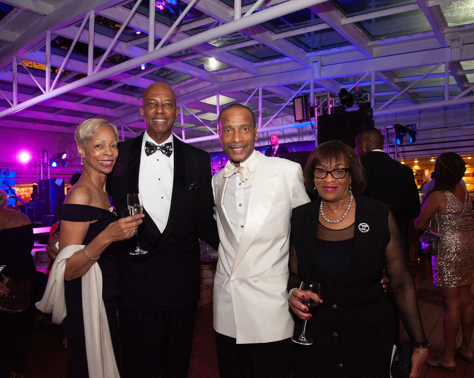 7 Soul Train Cruise Vip Experiences With The Stars That Will Blow Your Mind By Leslie E Royal An Idea By Ingenious Piece Medium