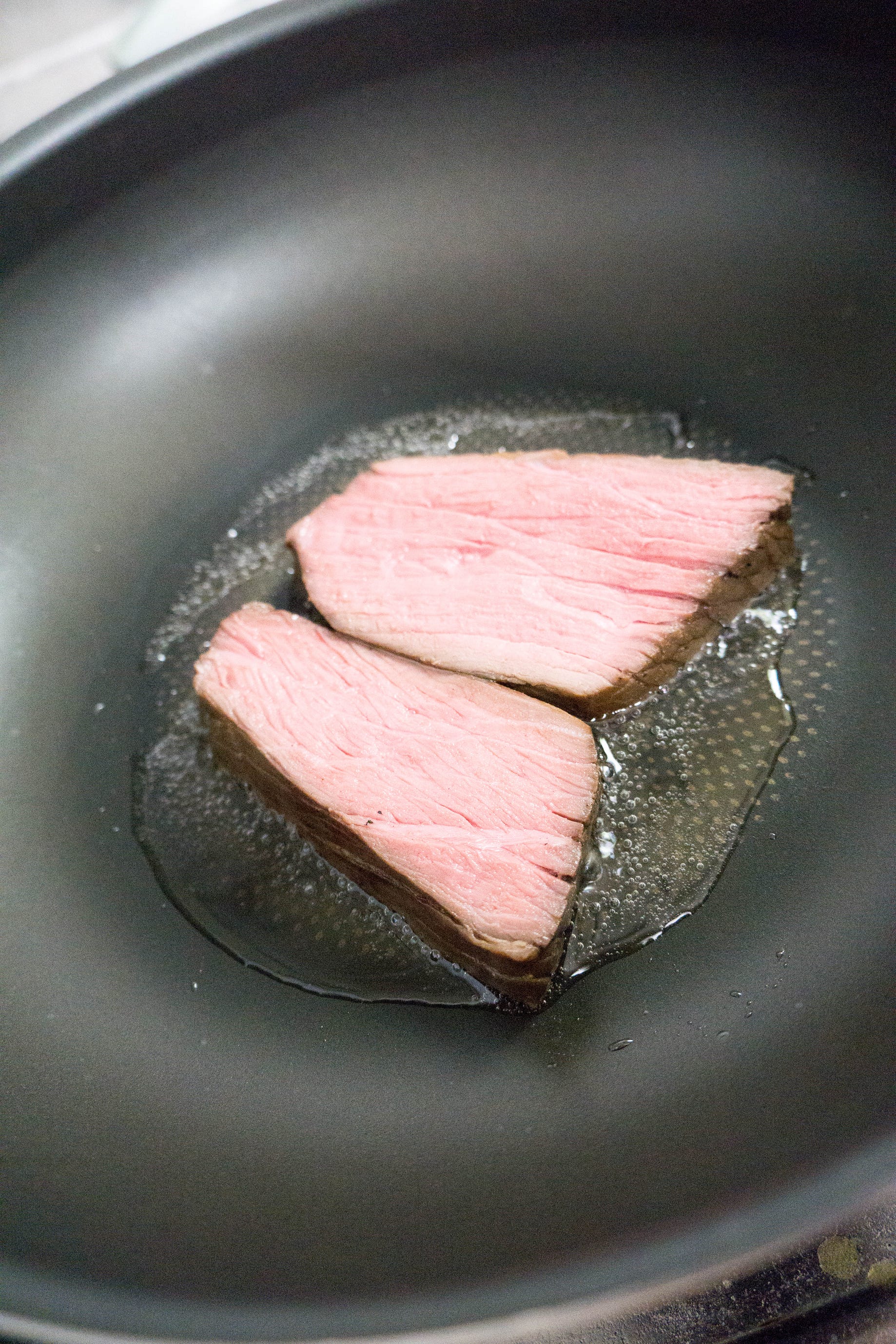 パンドラの箱を開けたのでまずローストビーフを作った 前回の続き 念のため最初に言っておくと 一応 こう エントリを書こうかとは思った By Daisuke Maki Makisanch Medium