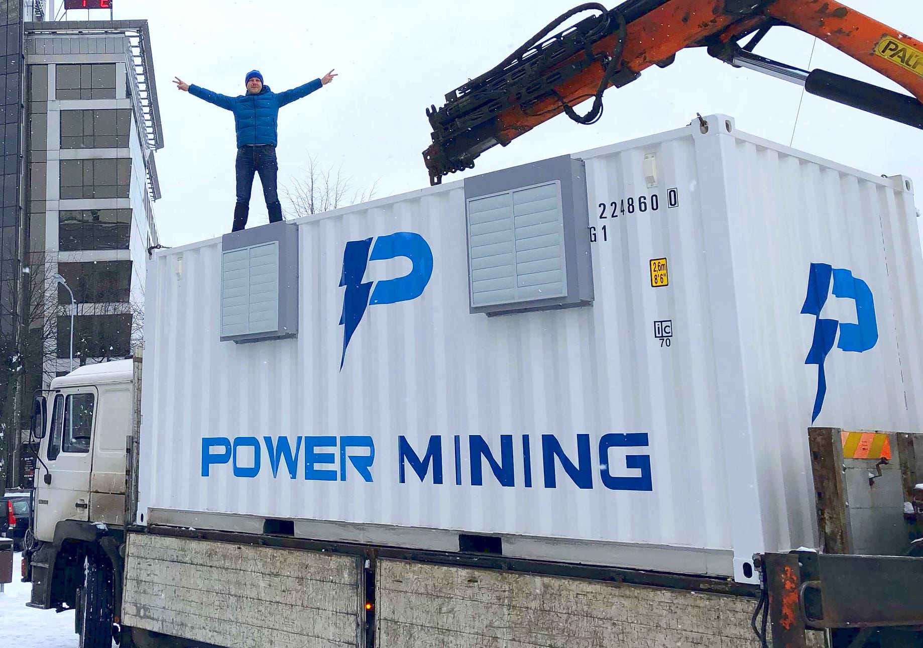 Power Mining Unveil Custom Crypto Mining Space At Techchill 2018 - 