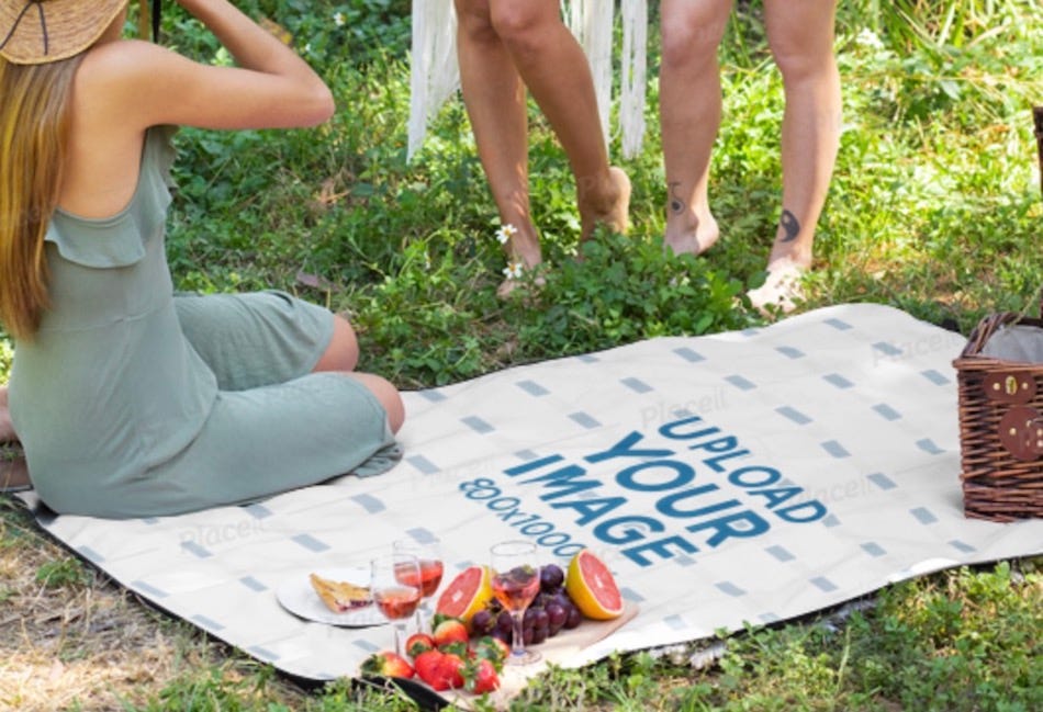 Download 15 Best Fleece Blanket Mockups 2021 | Medium