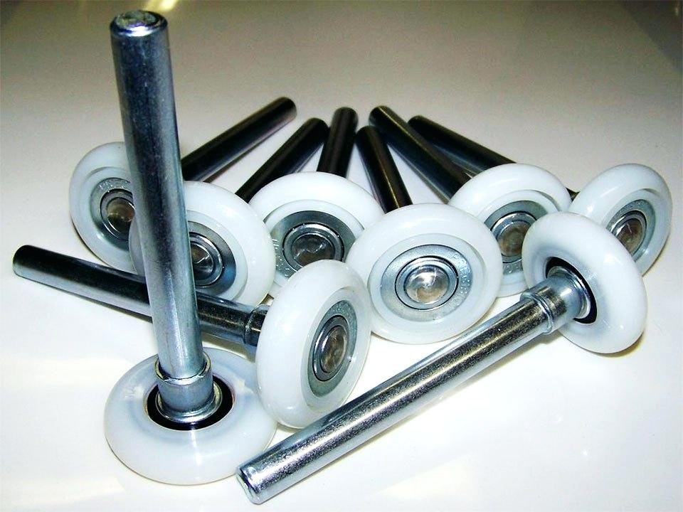 Garage Door Roller Repair In Manassas Va B T Garage Door