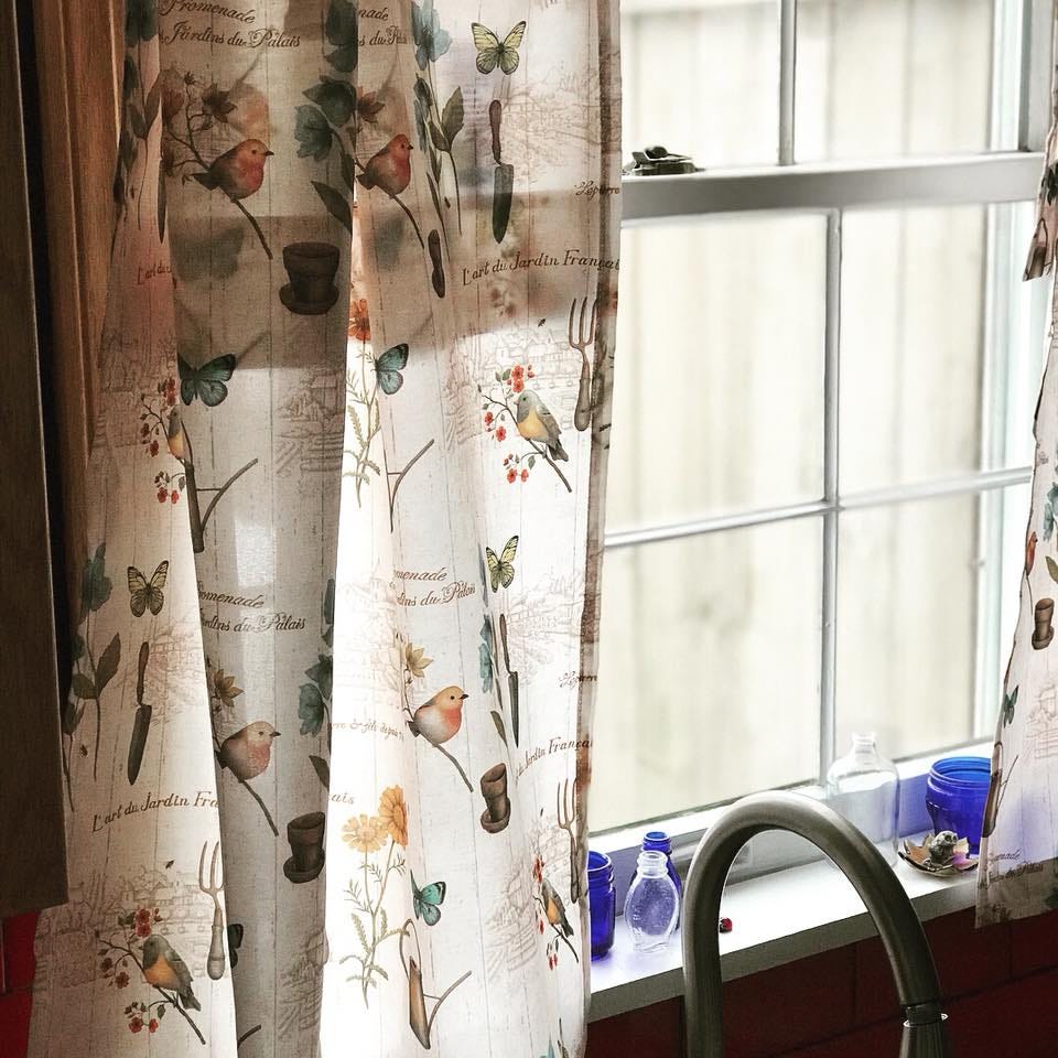 Easy breezy cafe curtains using tea towels | by Elizabeth Rago | The ...