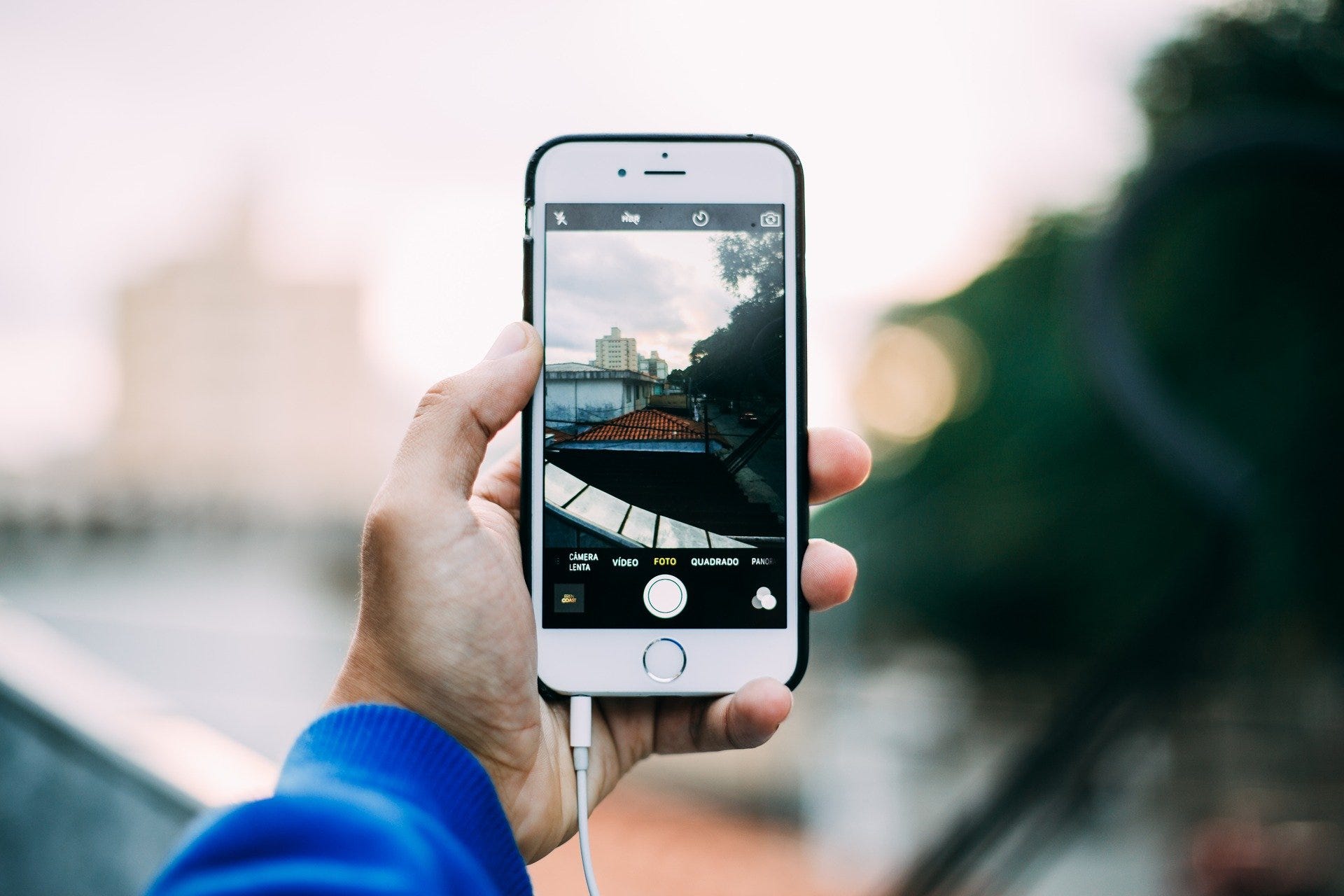taking photo with phone