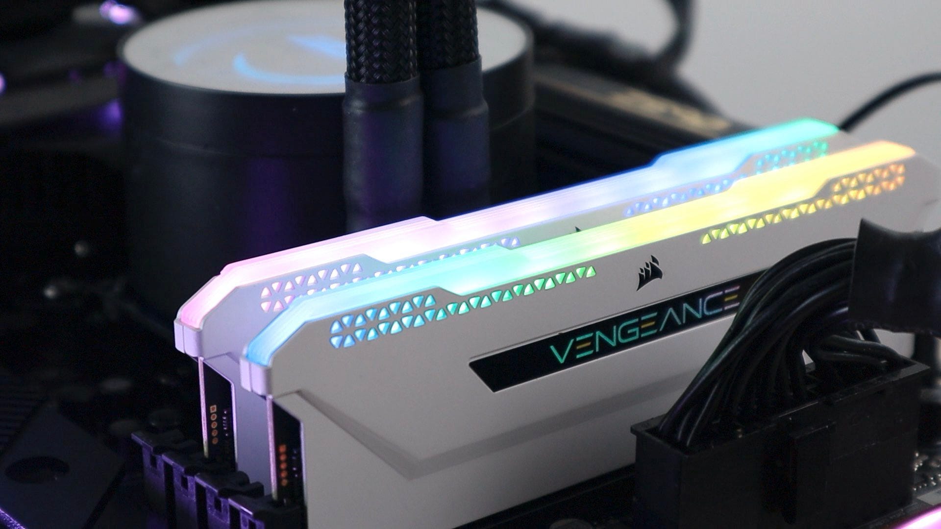 3C／頂尖性能 雪白復仇！CORSAIR VENGEANCE RGB PRO SL 16GBx2 3600MHz 