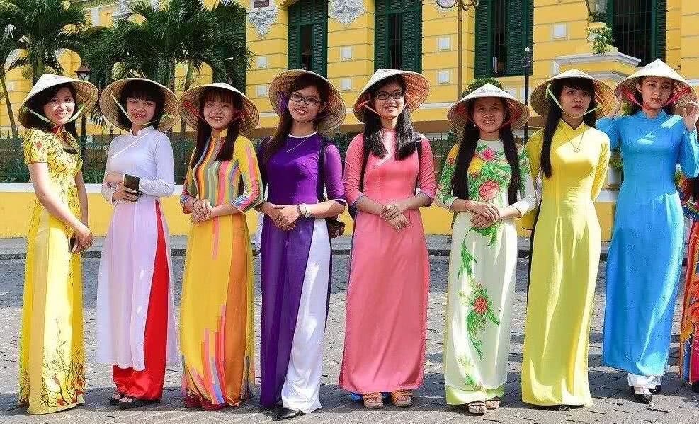 香港傳統服飾 過去已有不少討論 究竟香港的傳統服飾是什麼 By Ladykylie Medium 香港傳統服飾 過去已有不少討論 究竟香港的傳統服飾是什麼 By Ladykylie Medium