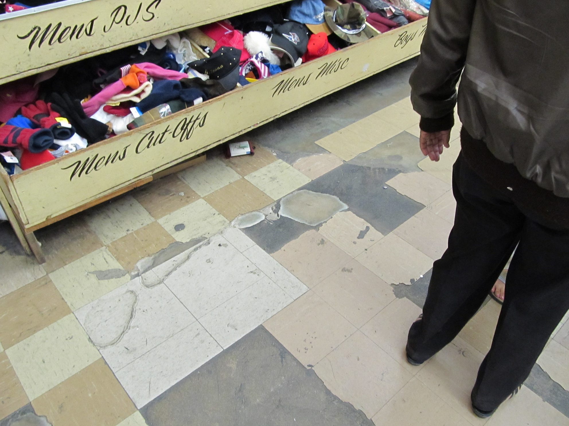 Thrift shopping image