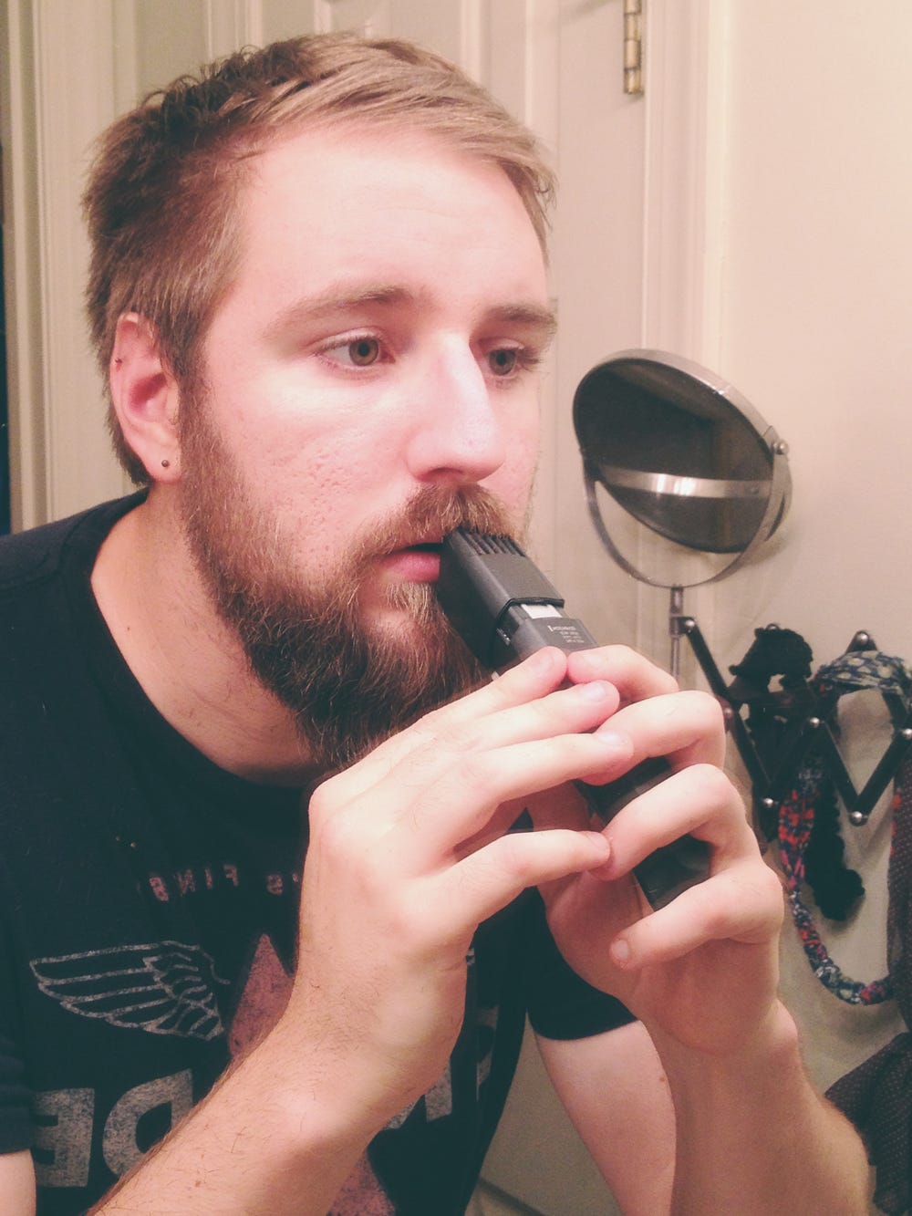how to trim a beard without a guard