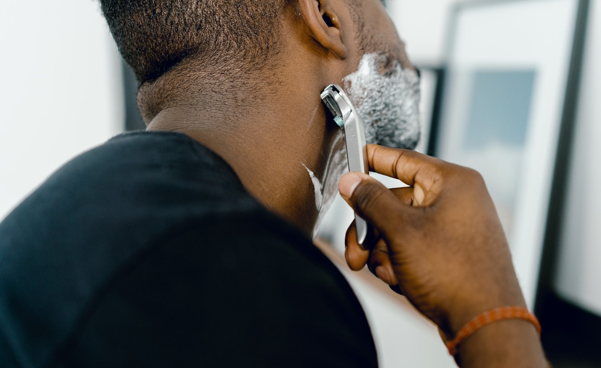 How To Shave And Avoid Razor Bumps Mallama Skincare Medium