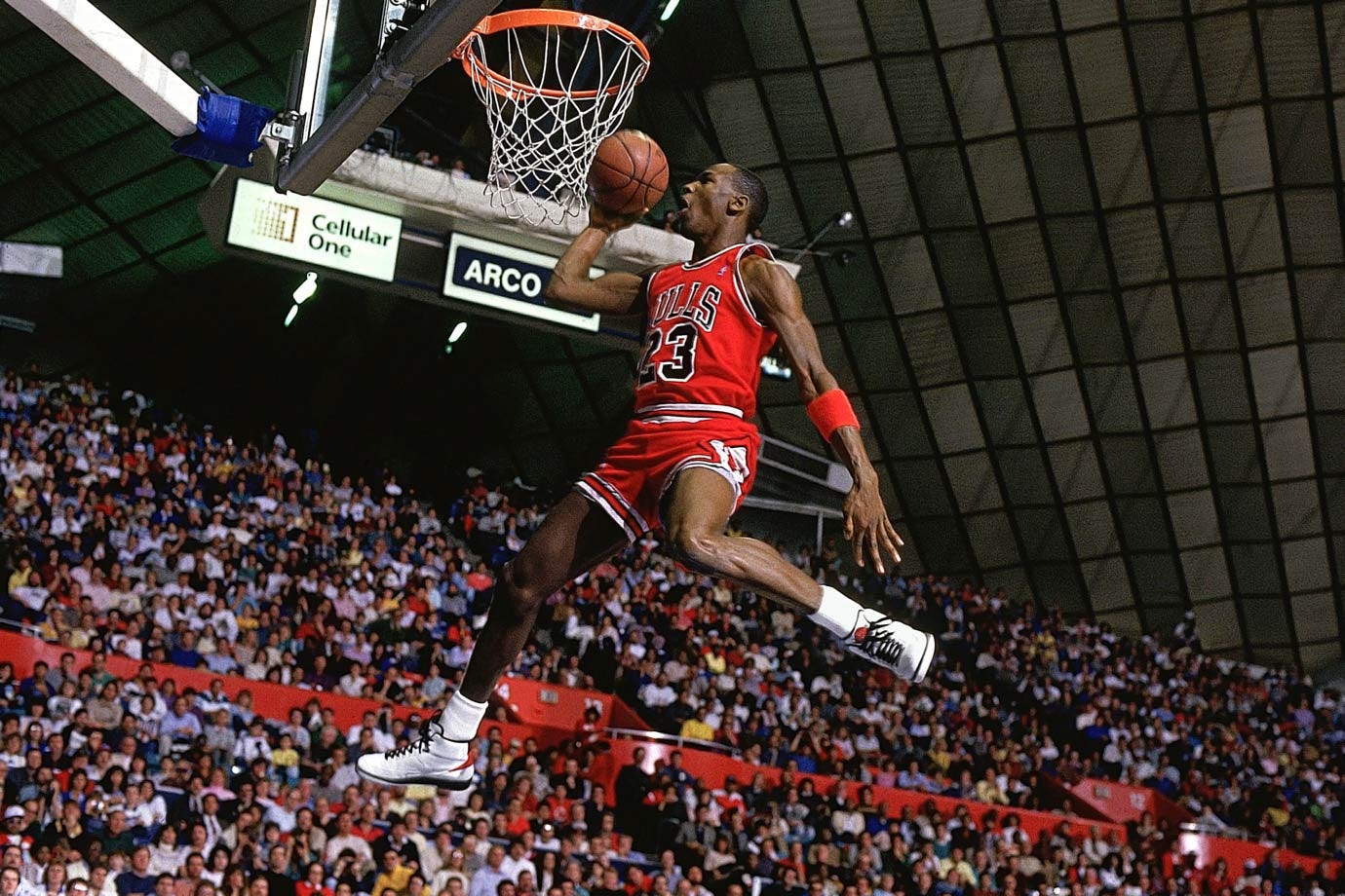 At adskille Hilsen Majestætisk Michael Jordan's Iconic Free Throw Line Dunk — 1998 All-Star Weekend. ⛹🏿 |  by I Blog In Jordans | I BLOG IN JORDANS | Medium