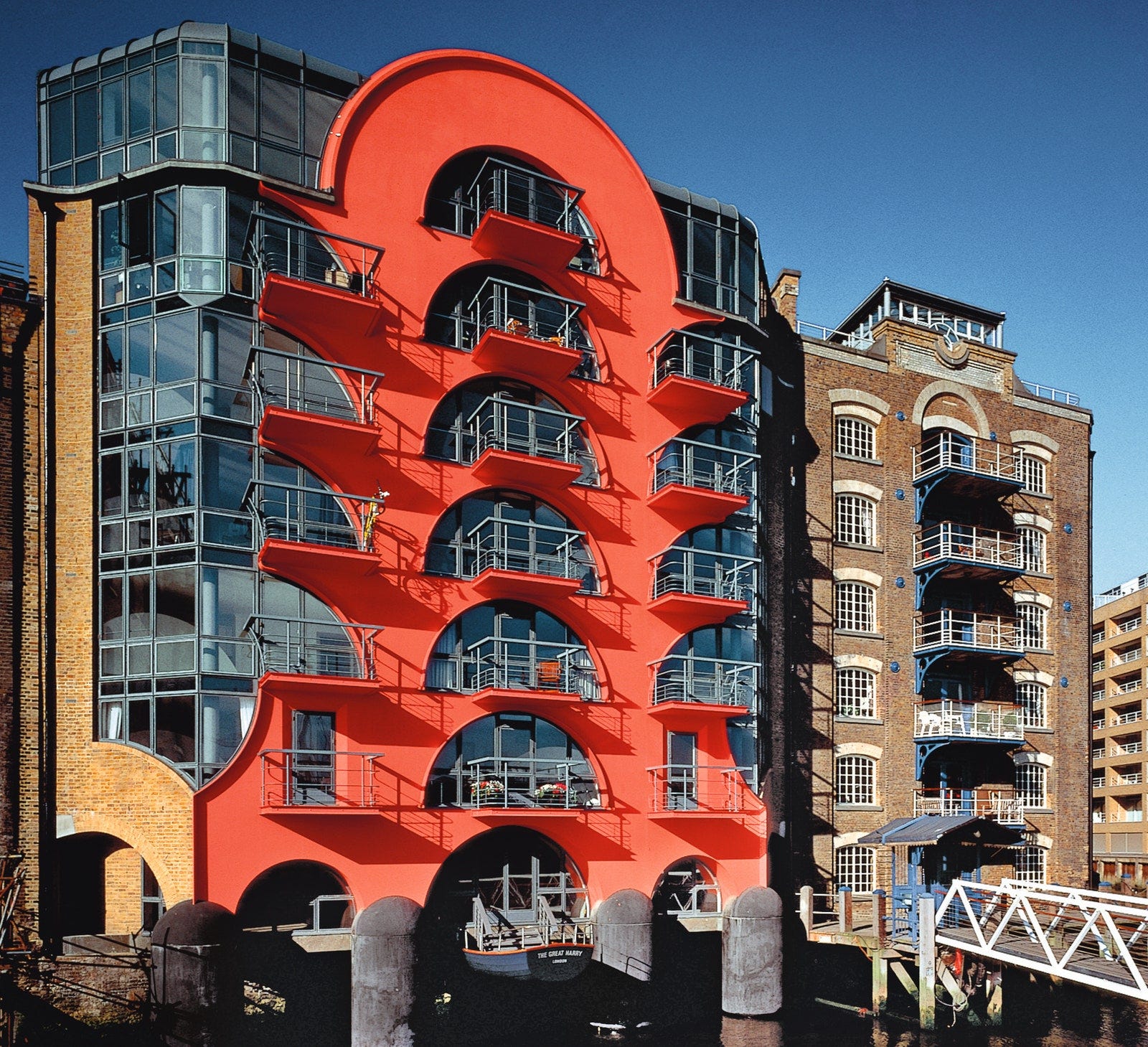 Post Modern Architecture Contemporary Architecture Assignment By Safira Diyah Ayu H Medium