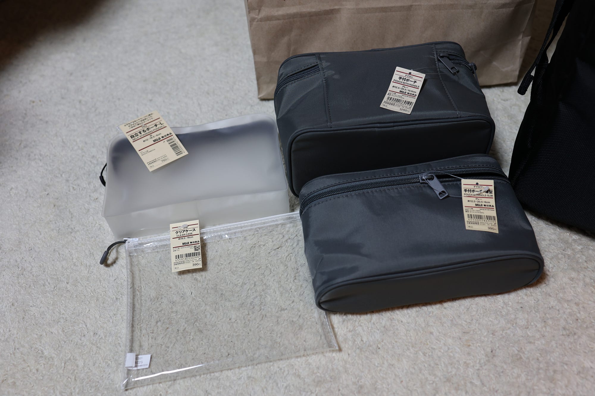 無印良品のポーチ かわるビジネスリュックminiにマッチするのはどれなのか4種類検証してみた かわるビジネスリュックmini By いしたにまさき シン みたいもん