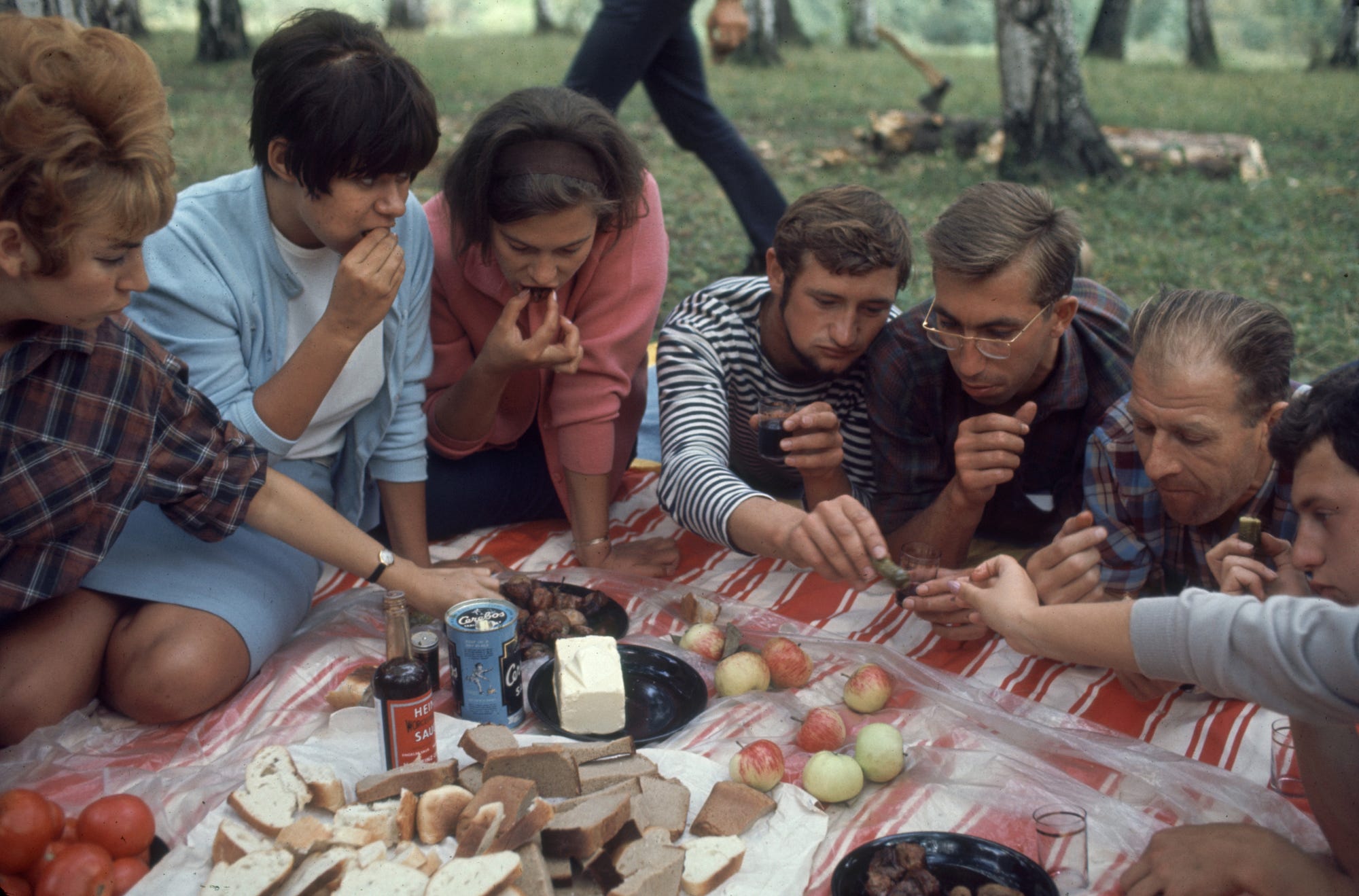 These Vibrant 1960s Photos Show Russian Teens Partying