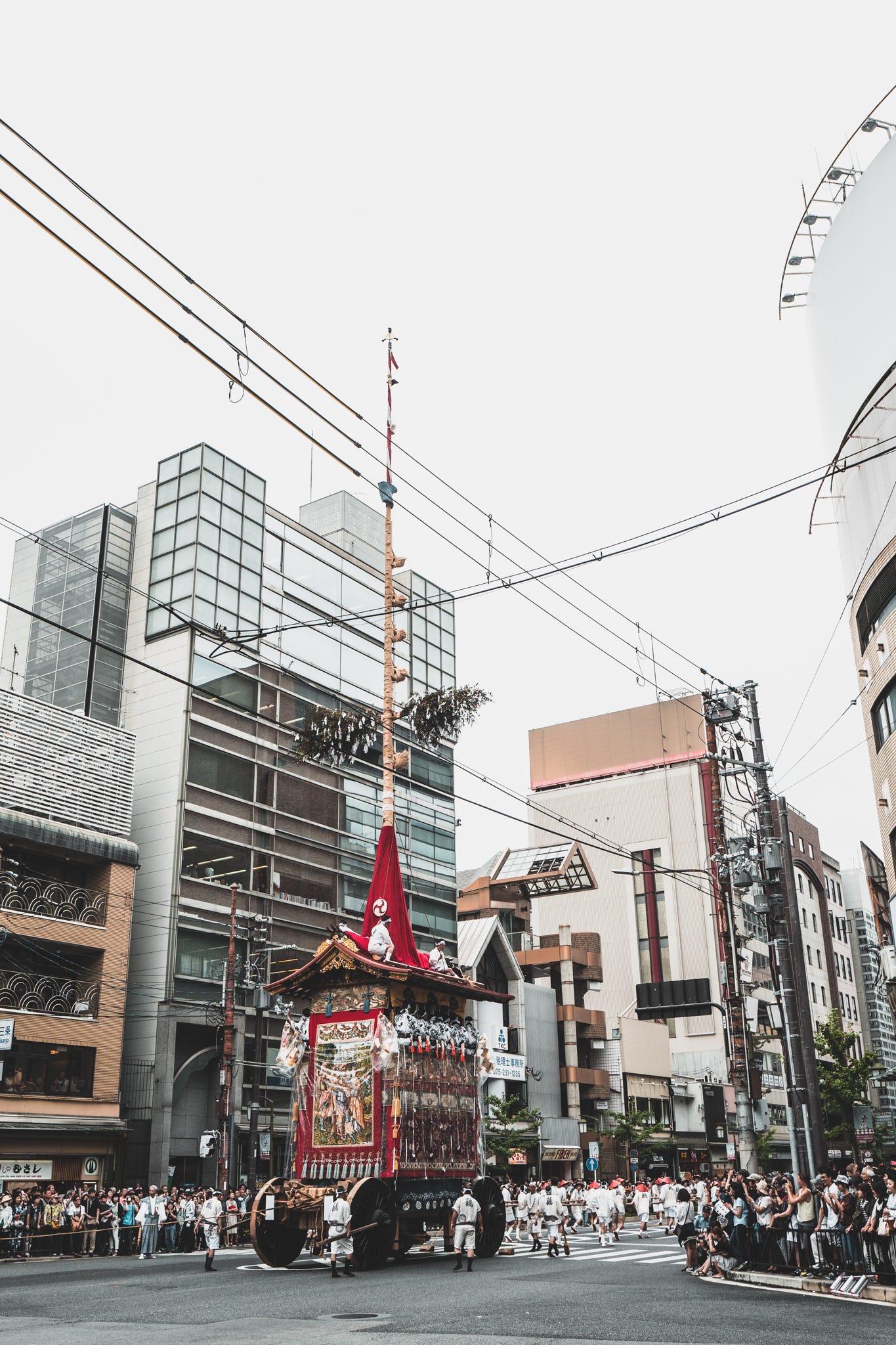 Hello My Name Is Paul Smith 夏の京都の風物詩といえば 祇園祭の山鉾 しかし 本日の目的はそうではなく By Yuichi Inoue Medium