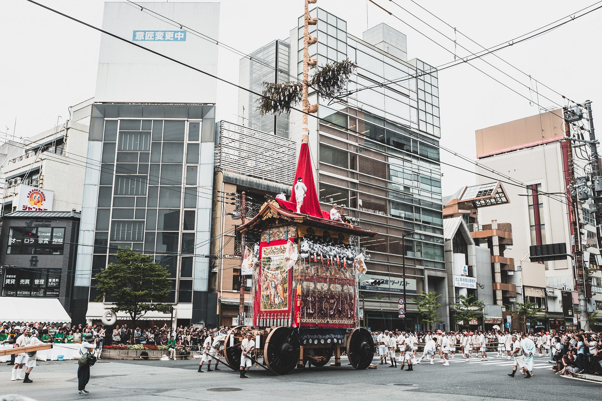Hello My Name Is Paul Smith 夏の京都の風物詩といえば 祇園祭の山鉾 しかし 本日の目的はそうではなく By Yuichi Inoue Medium