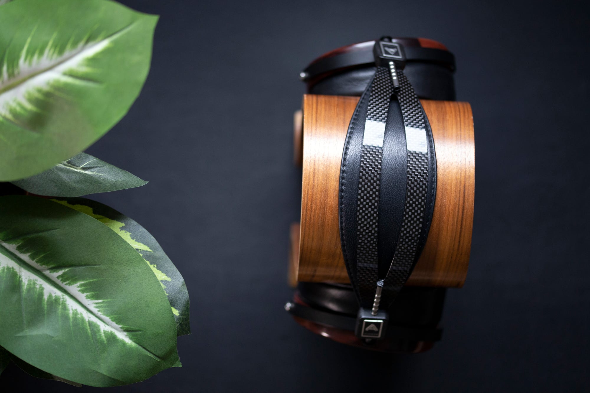 Fight for the Throne: Audeze LCD-4, Meze Empyrean | by Koen Romers | Medium