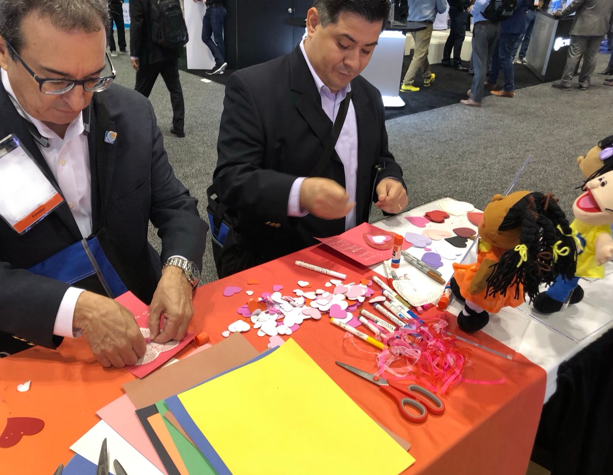 HIMSS Attendees Making Valentines