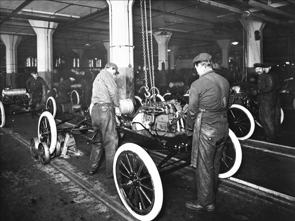 How People Drive Growth: The Story of Ford Motor Co Past, Present, and Future