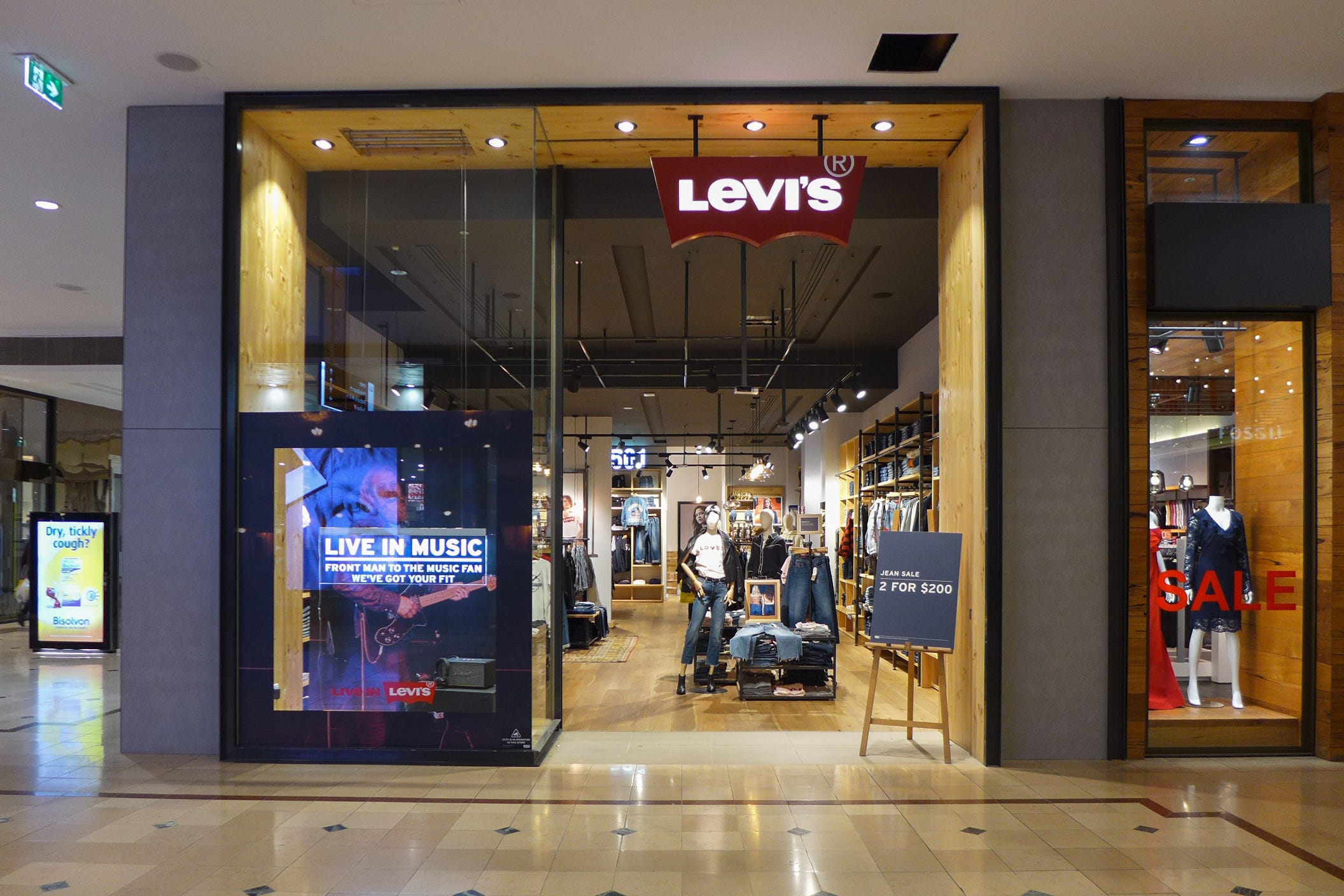 levi stock buy