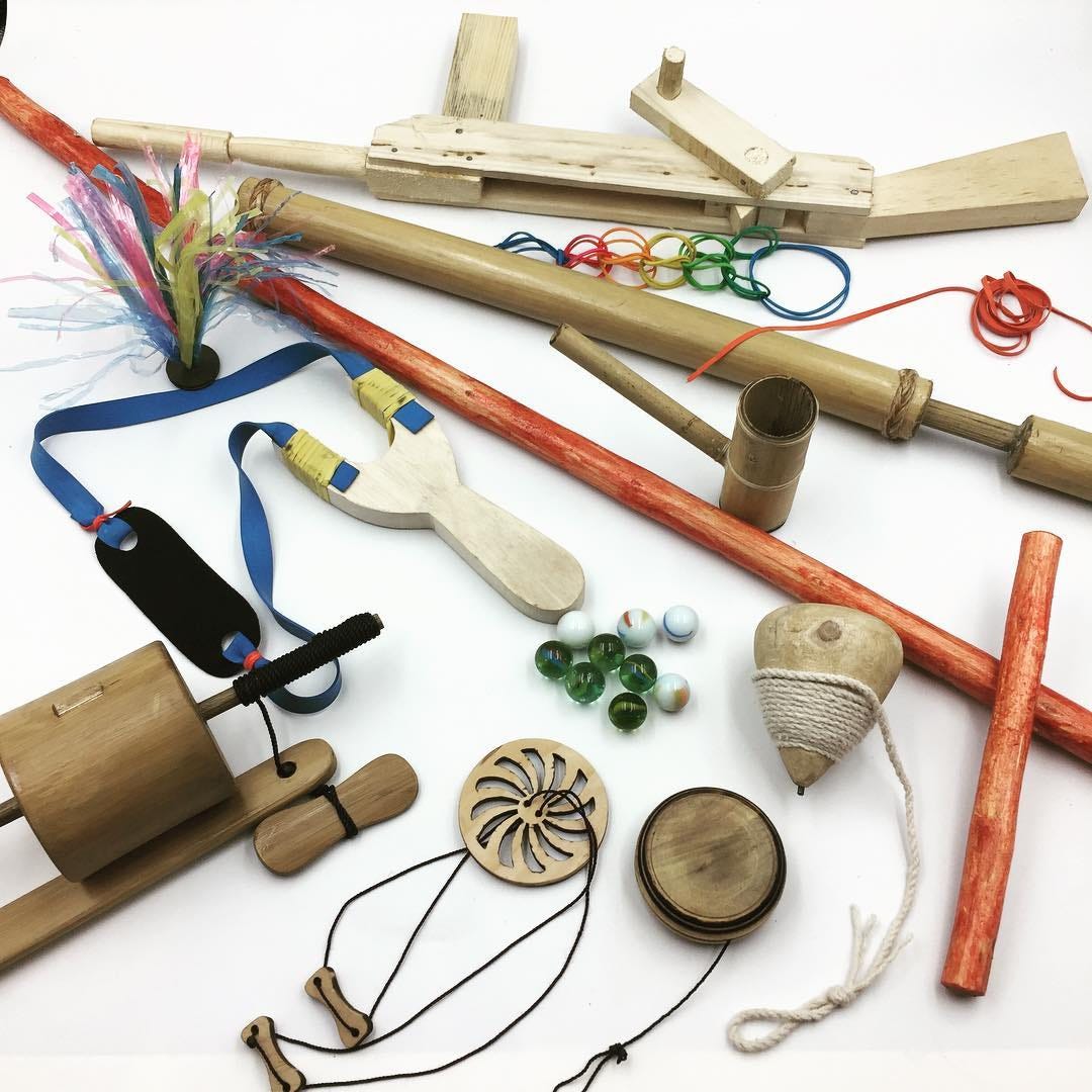 Filipino Toys Back to the Classic Times by Mark Humphrey Luzon Medium