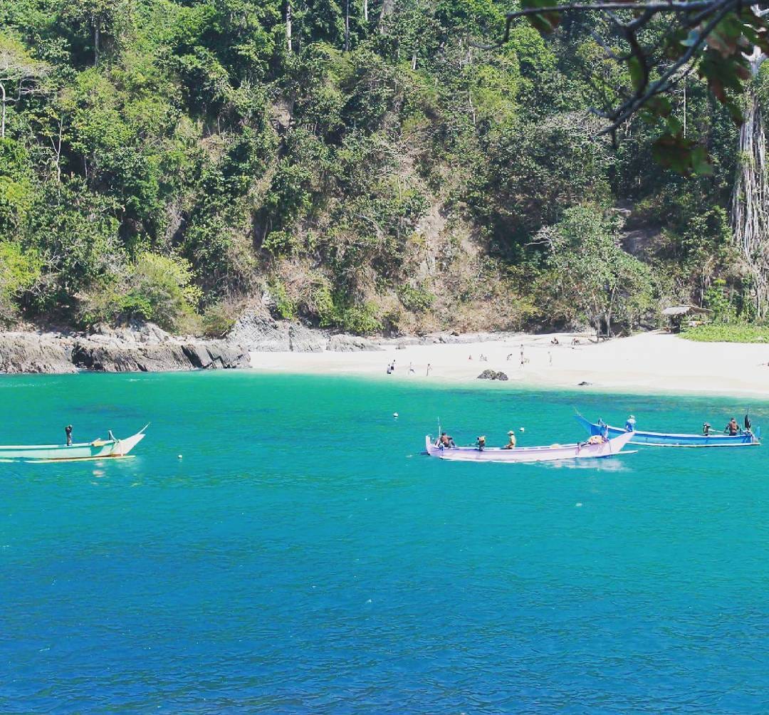 10 Pantai Indah Di Jawa Timur Yang Wajib Kamu Kunjungi