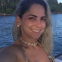 Caroline Lopes – Medium