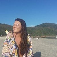 People following Juliana Duque