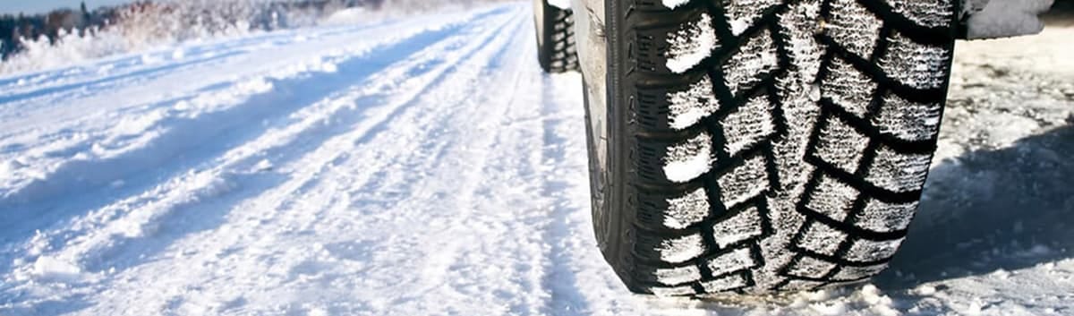 Winter tyre in snow