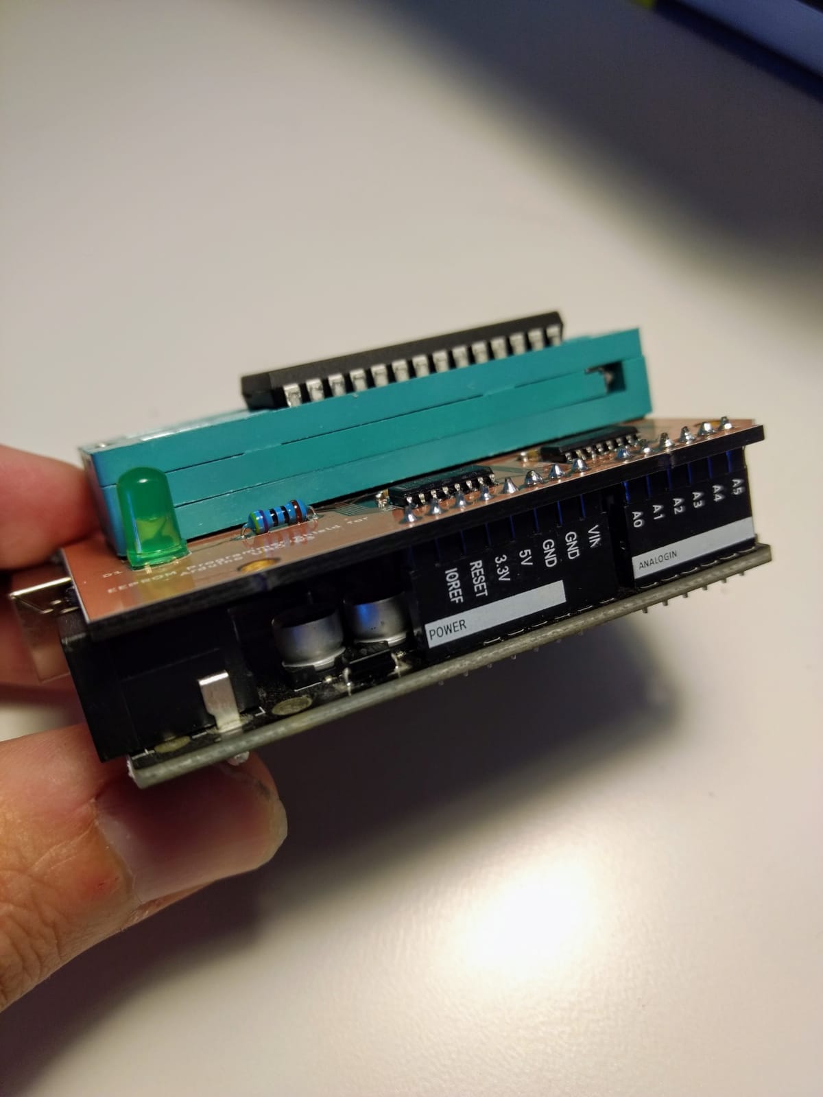 DIY EEPROM Programmer - Erik van Zijst - Medium