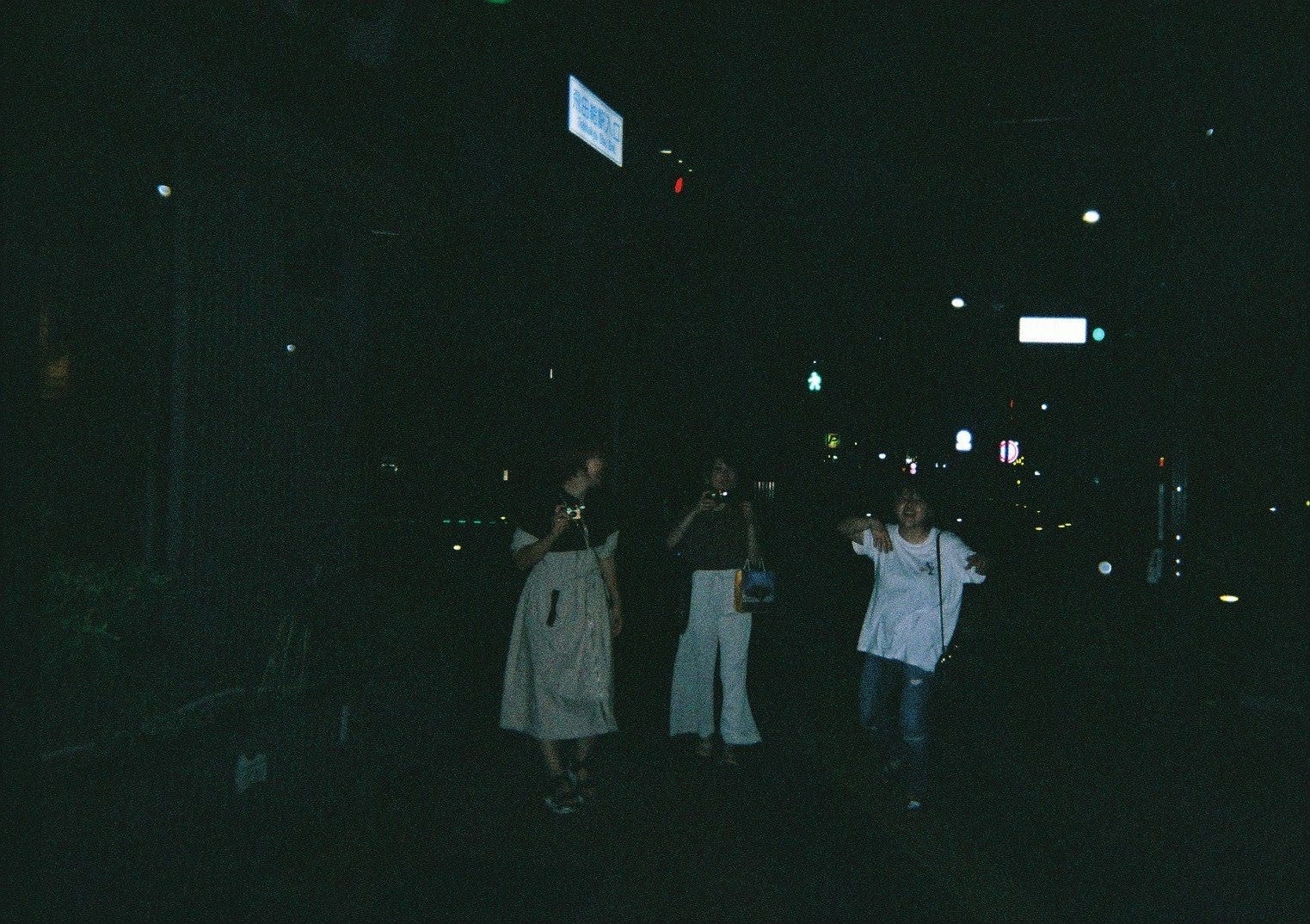 写ルンですくらいでちょうどいい この夏 人生で初めて 写ルンです を使ってみた 地元が同じの友達3人と久々に遊ぼ By Fumi Ota Exploring The Power Of Place Medium