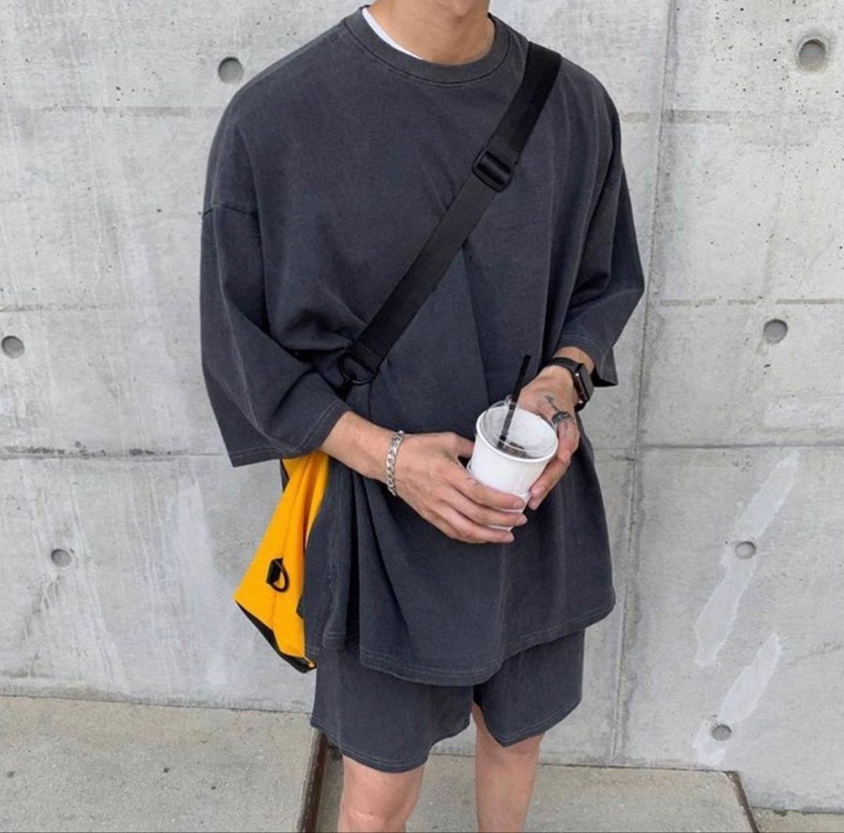 oversized tee shirt outfit