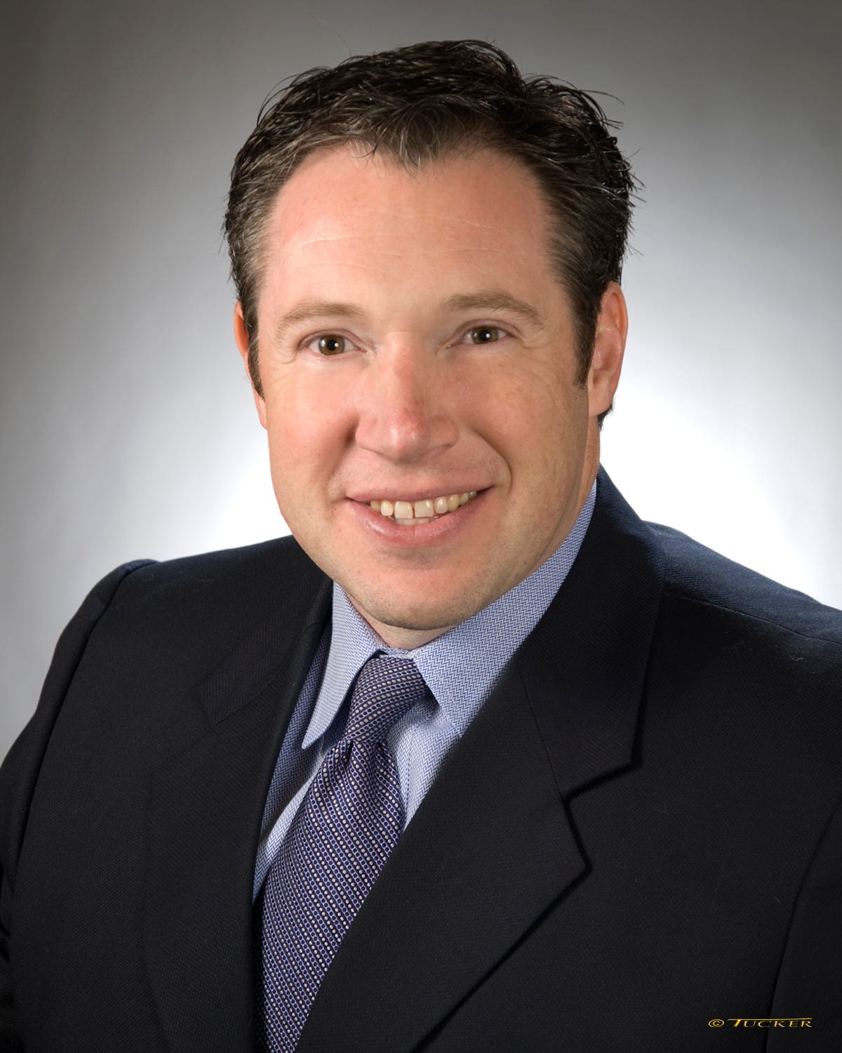 Christopher Mizer of Vivaris Capital: “Investing During The Pandemic ...