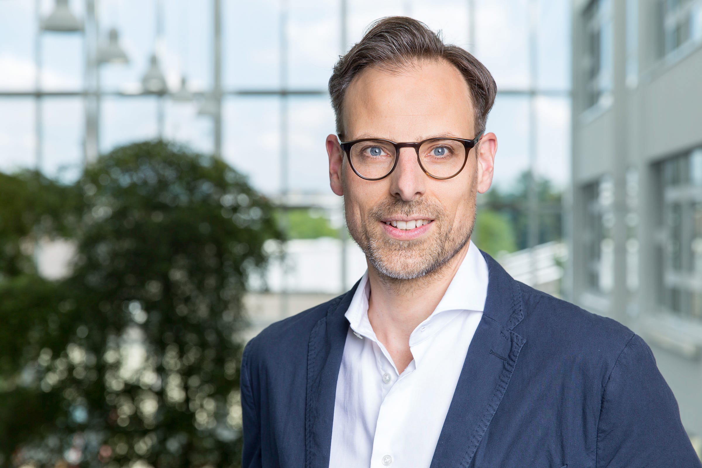 About Daniel Howe Medium