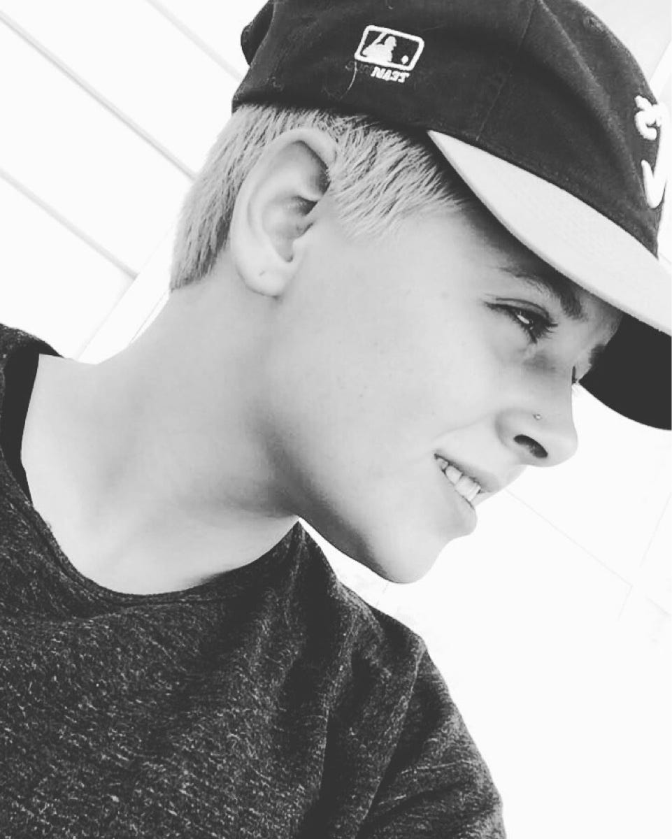 Chris Rose – Medium