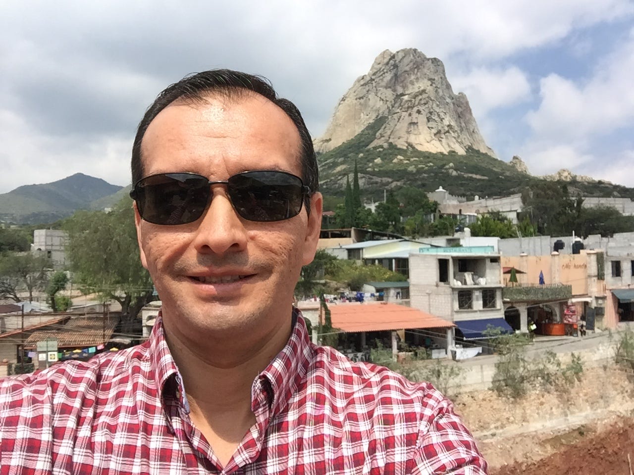 About Ricardo Arellano Medium