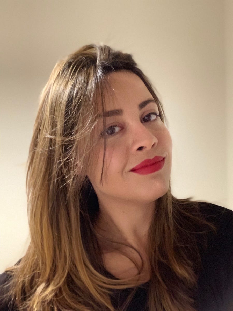 About Mariana Weber Medium