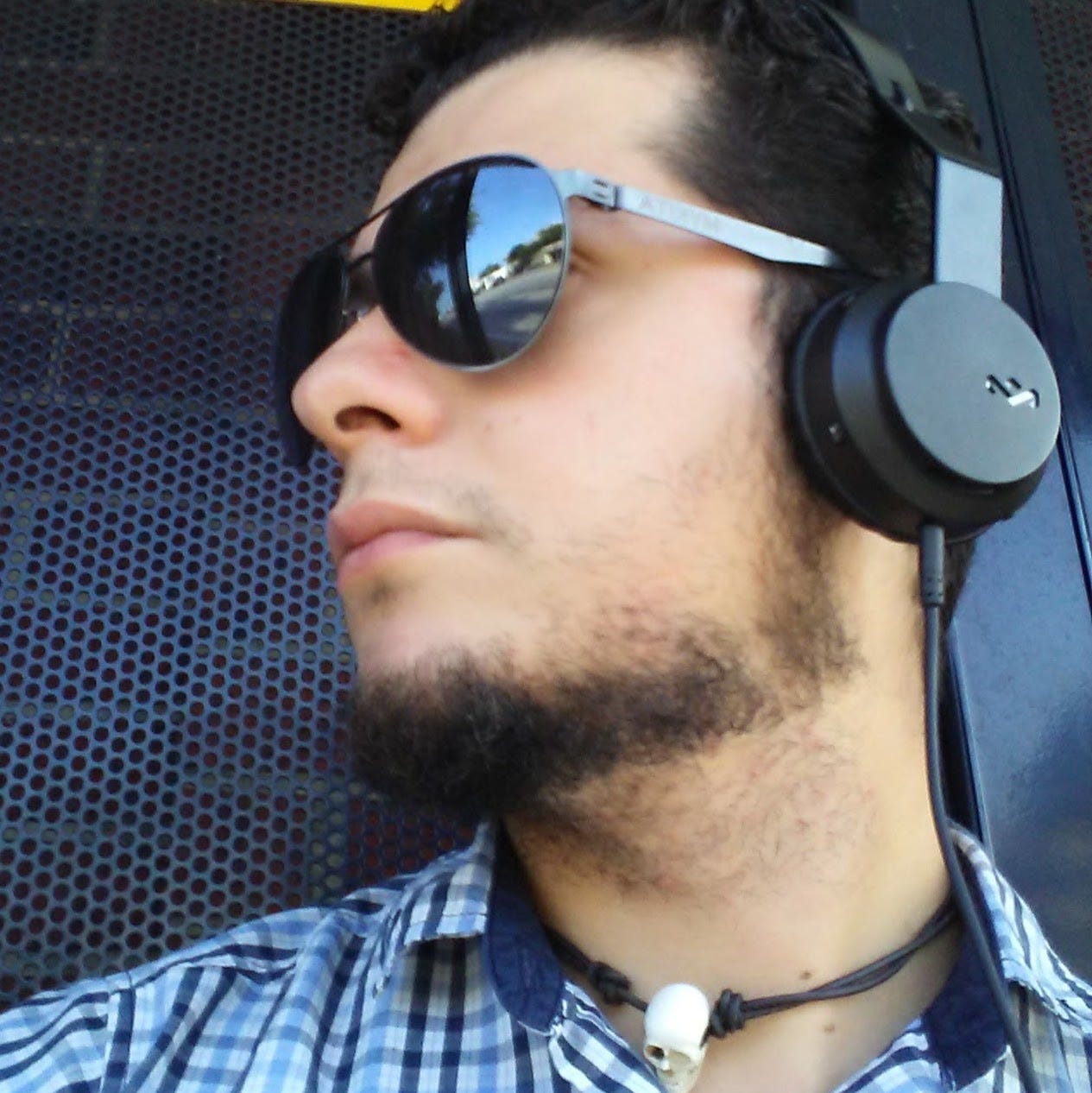 people-following-eliel-martinez