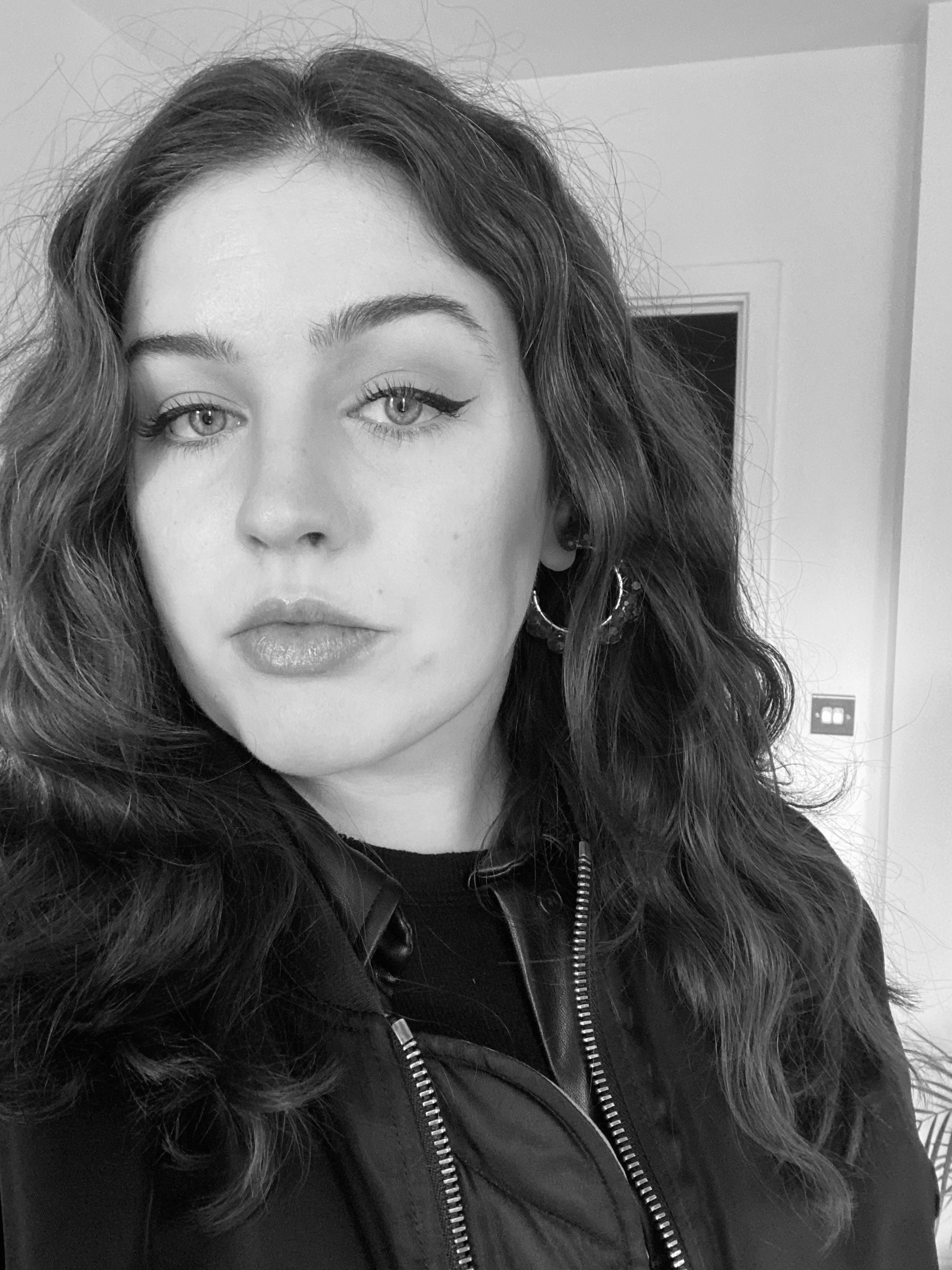 Katie Dempsey – Medium