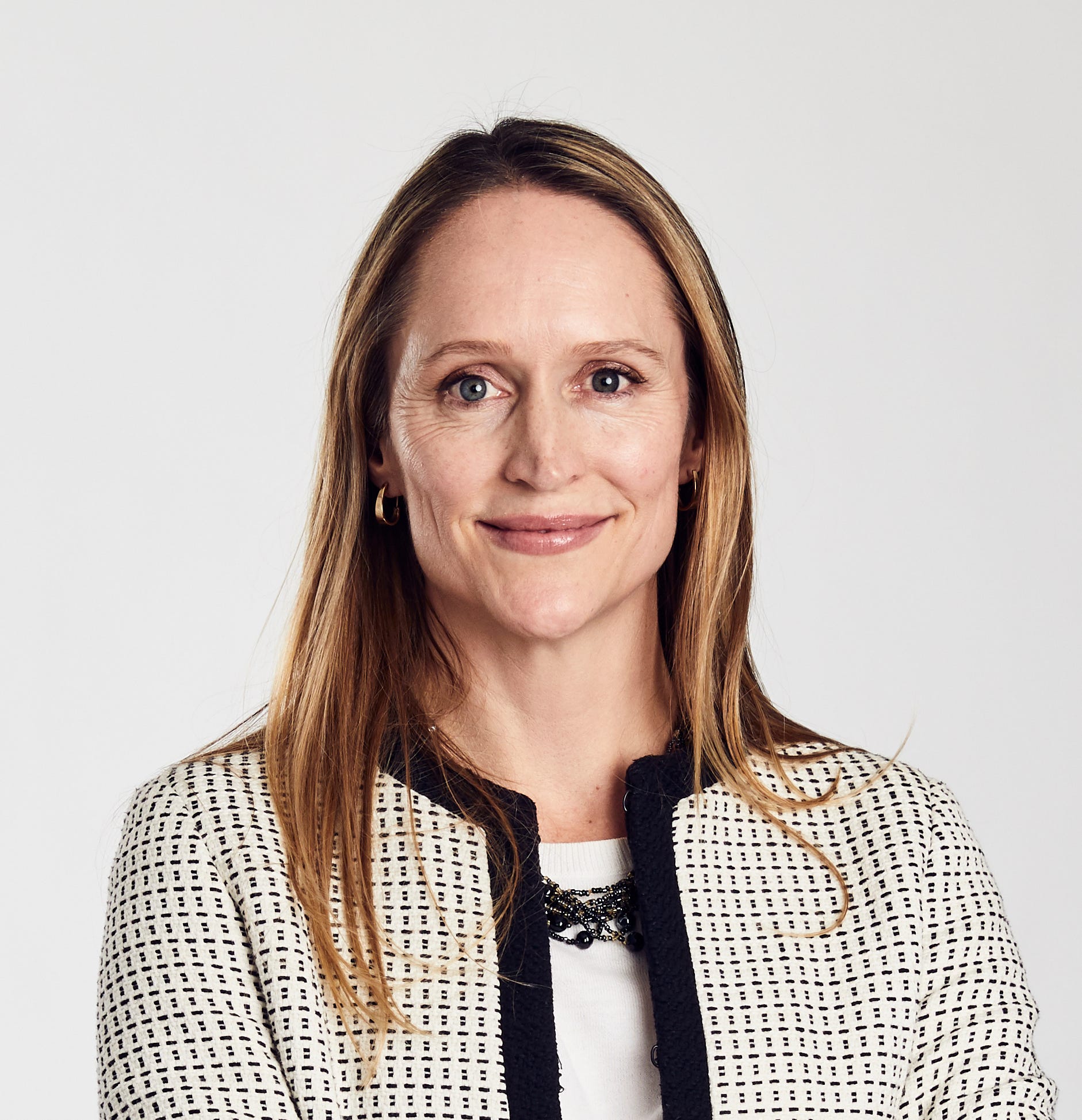 About Dr. Susara van den Heever Medium