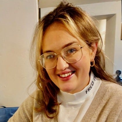 Holly Wood – Medium