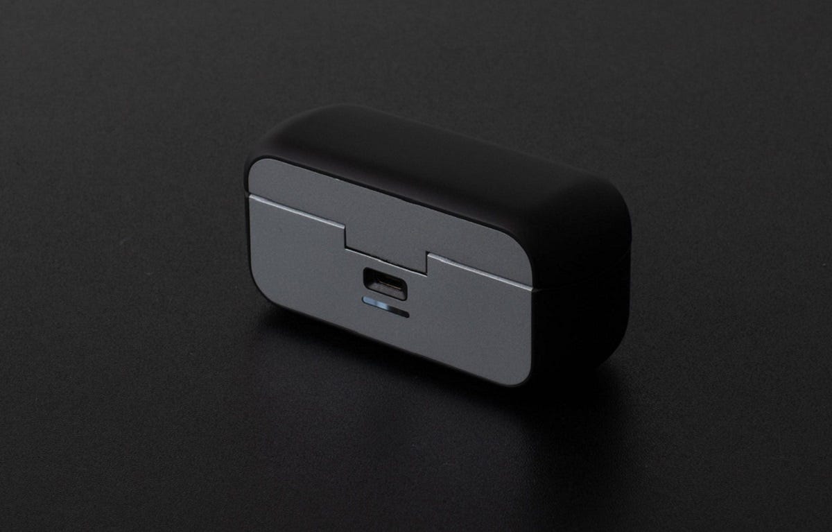 jbl reflect flow not charging