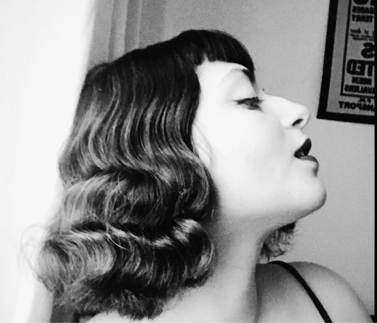 Bruna Paz – Medium