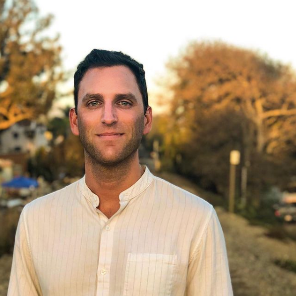 About Benjamin Gold Medium