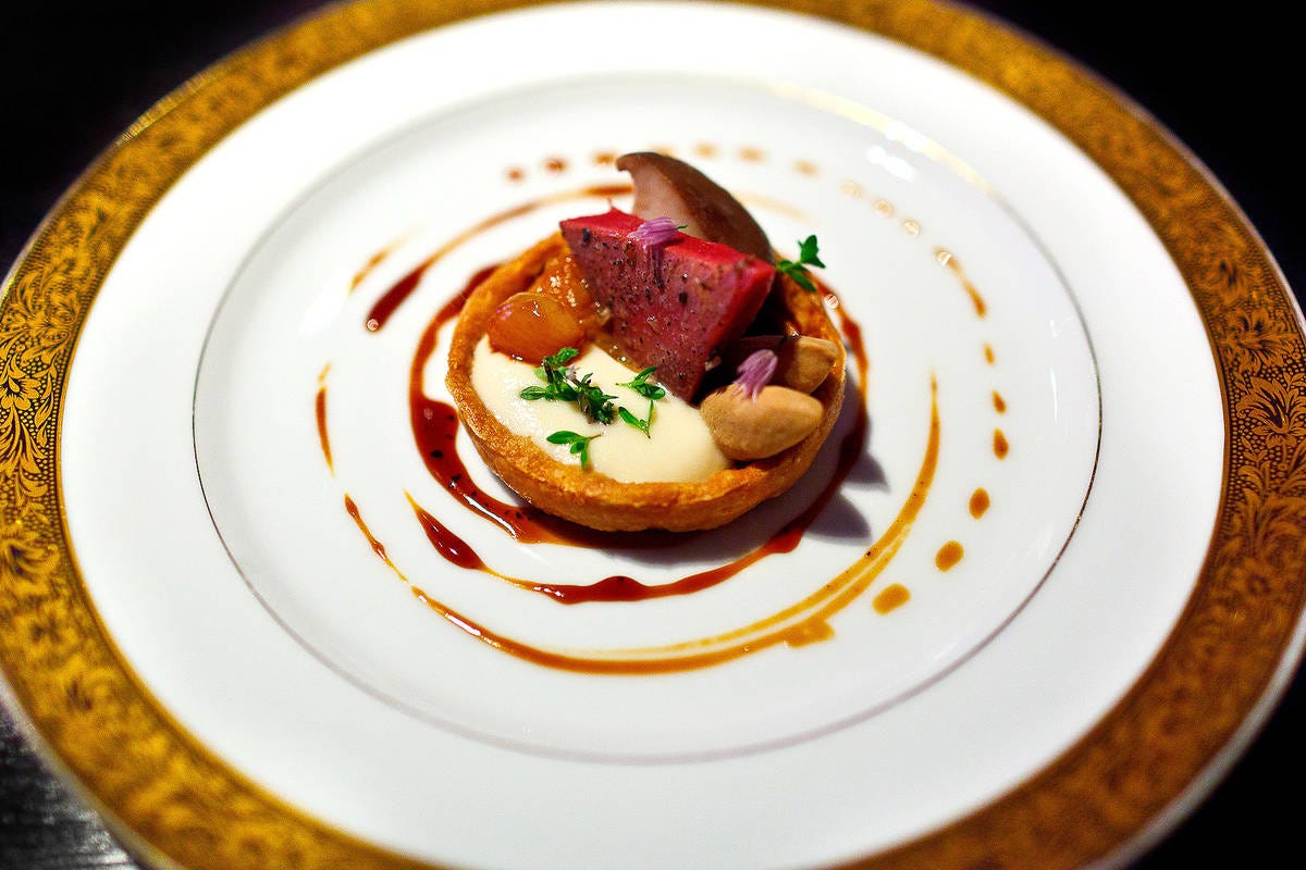 Chicago S Alinea Restaurant Offers Award Winning Cuisine By Amin Andy Lakha Medium