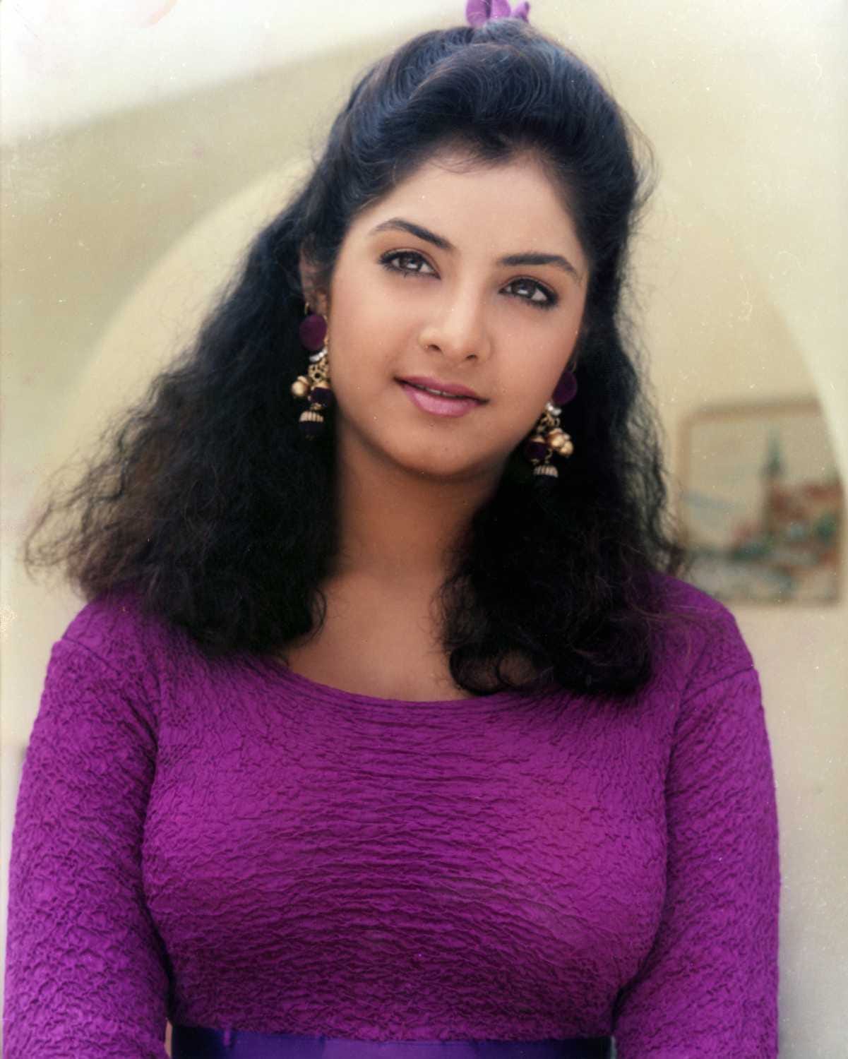 Divya Bharti Hot Pics Free Wallpapers Download Desktop Nature