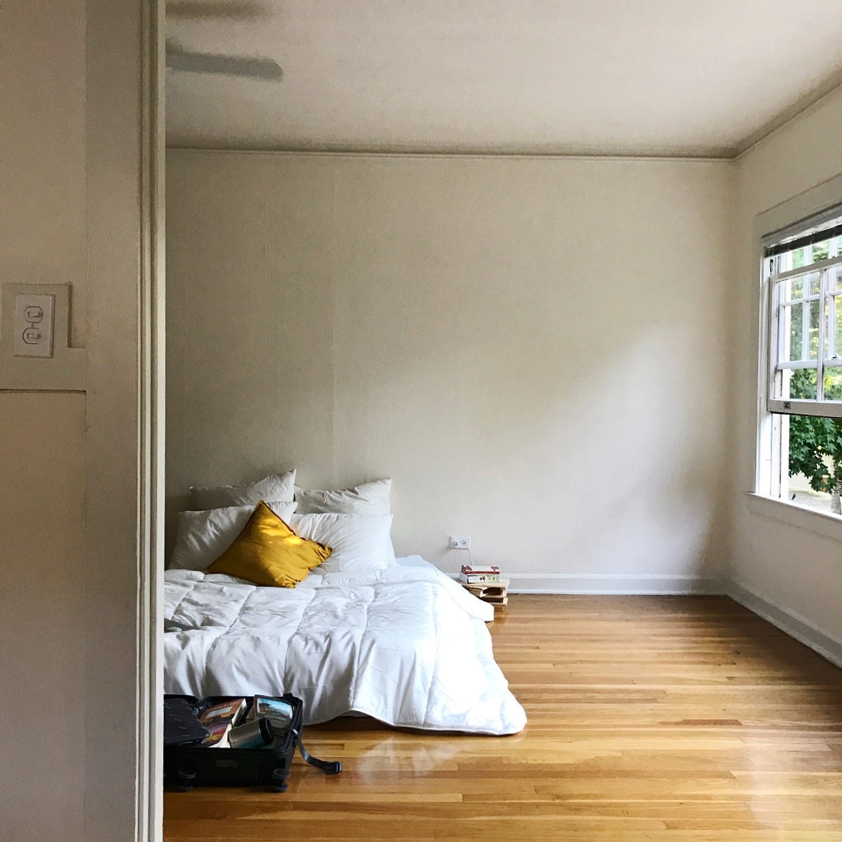 Apartment Therapy Kalong Medium