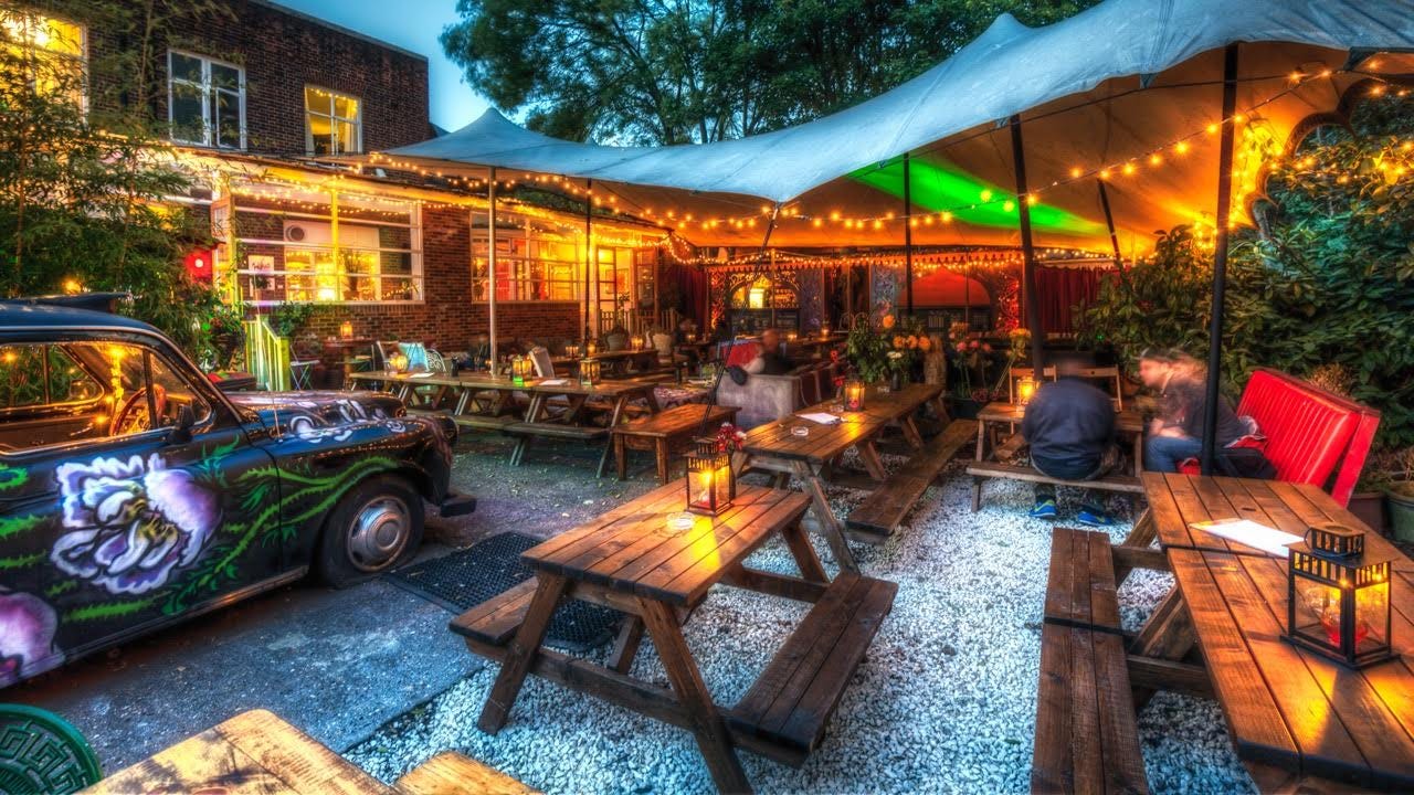 The Magic Garden Pub Veva Medium